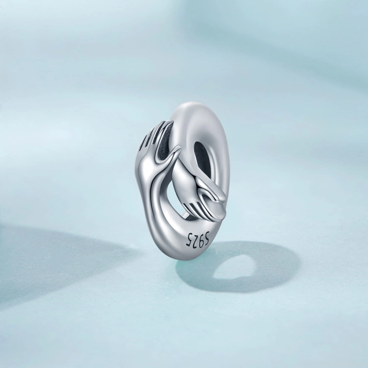 Srebrny charms uścisk dłoni G407.jpg