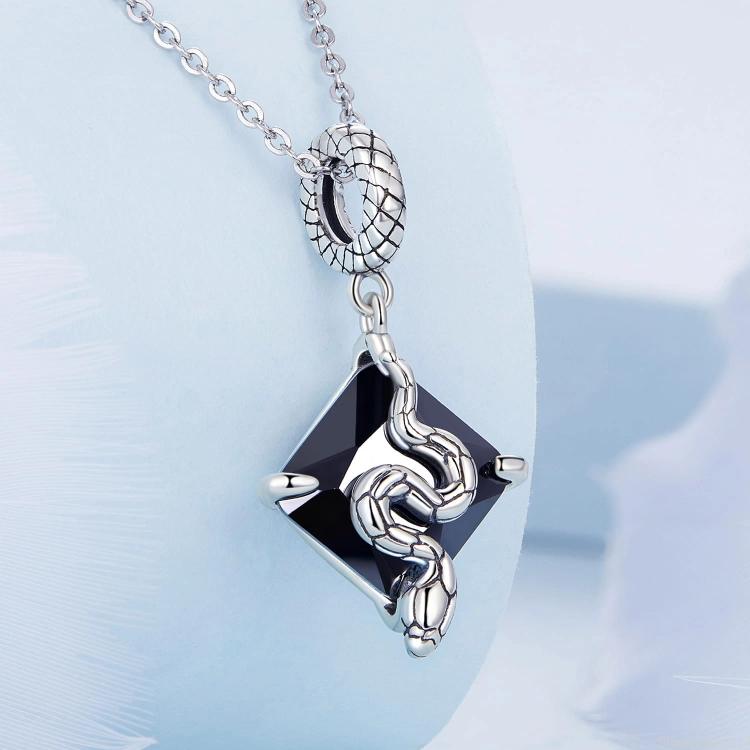 Charms zawieszka Srebrny wąż na łańcuszku naszyjnika G467.jpg