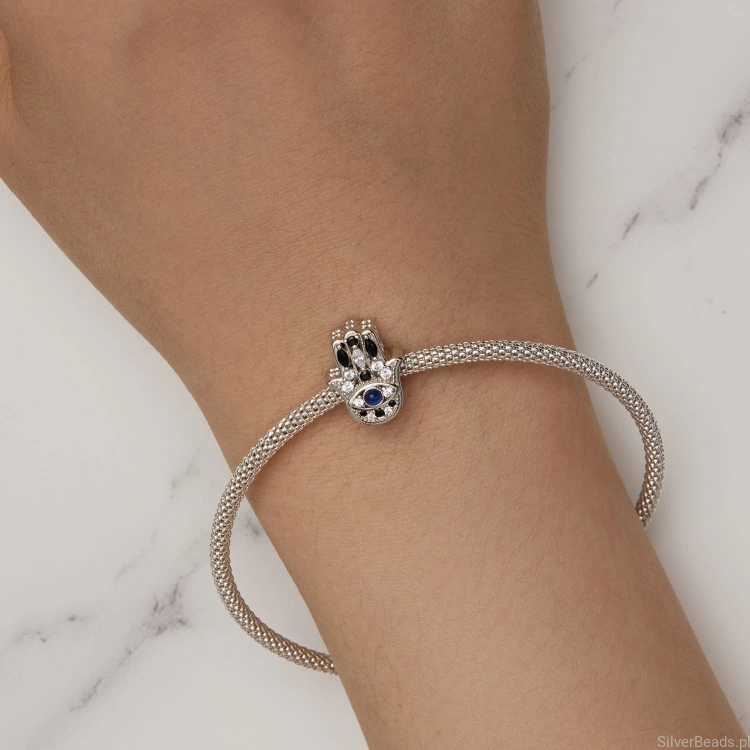 Uniwersalny srebrny charms Ręka Fatimy pasujący do bransoletek modułowych Pandora, SilverBeads, Apart, Yes, Kuru i innych.