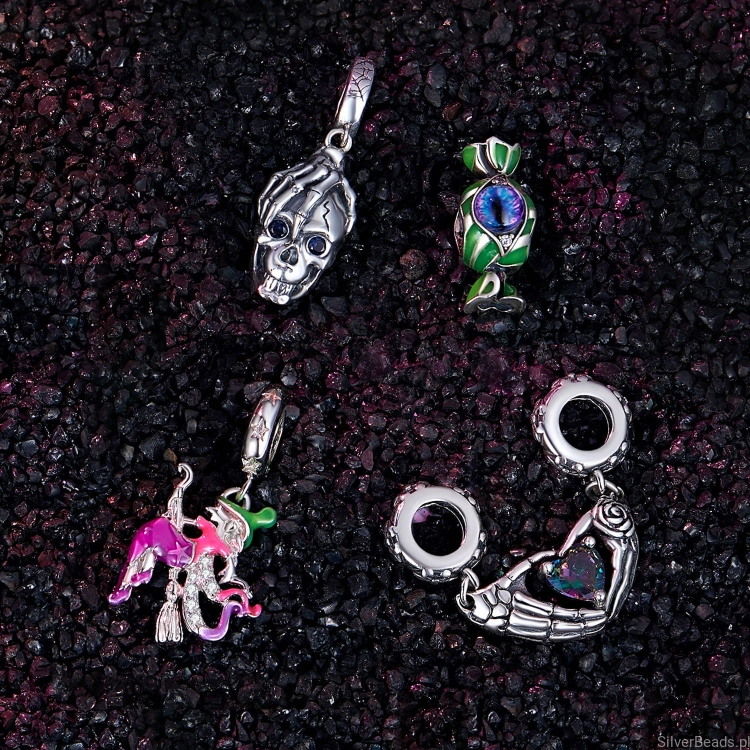 Srebrna kolekcja zawieszek charms czaski czarownice i serca na Halloween.jpg