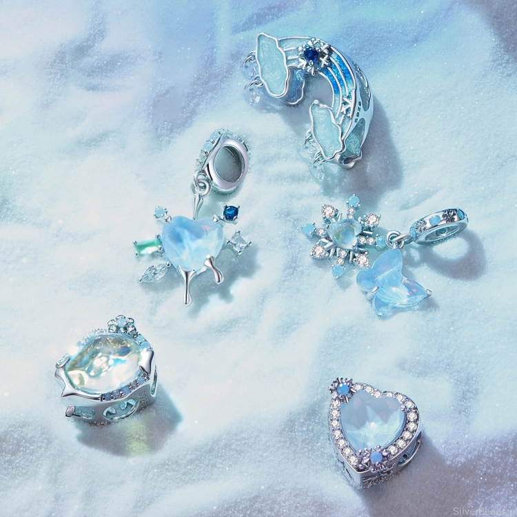 Zimowa kolekcja korlaików charms.jpg