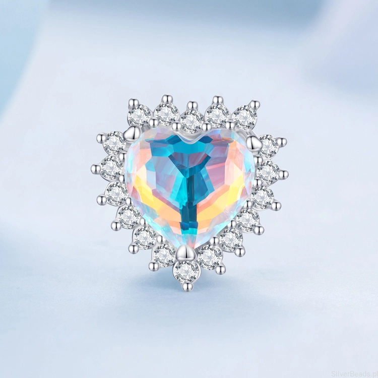 Charms ze srebra próby 925 Opalizujące serce ozdobione kryształkami