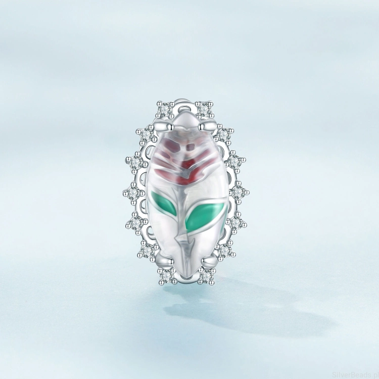 Charms ze srebra próby 925 Emaliowana róża powiększana przez pryzmat kryształowego szkła