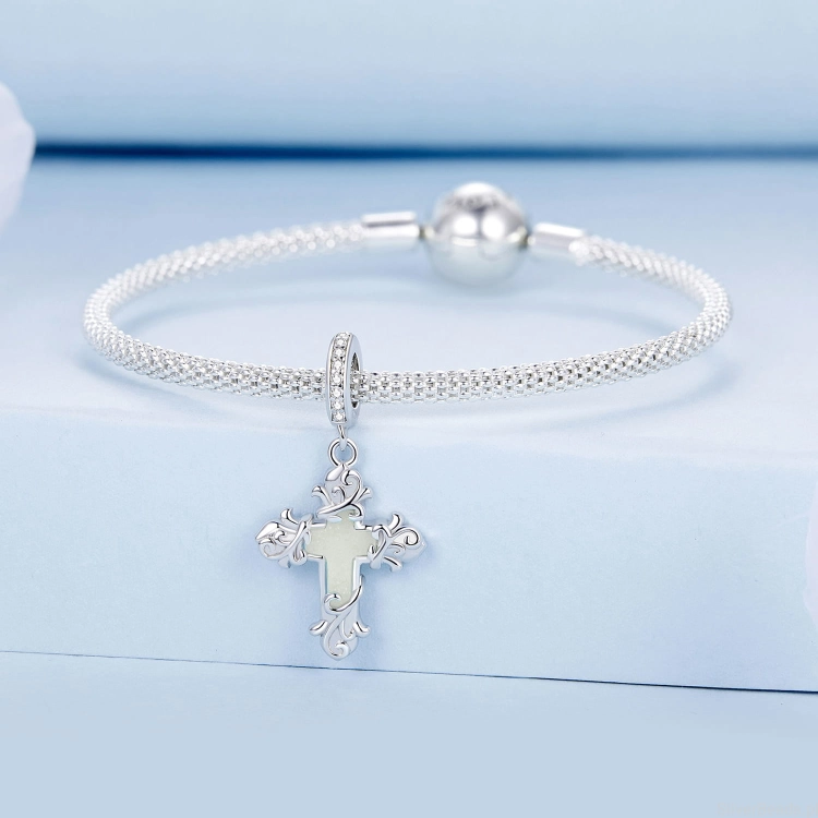 charms zawieszka ze srebra  Krzyż świecący w ciemności