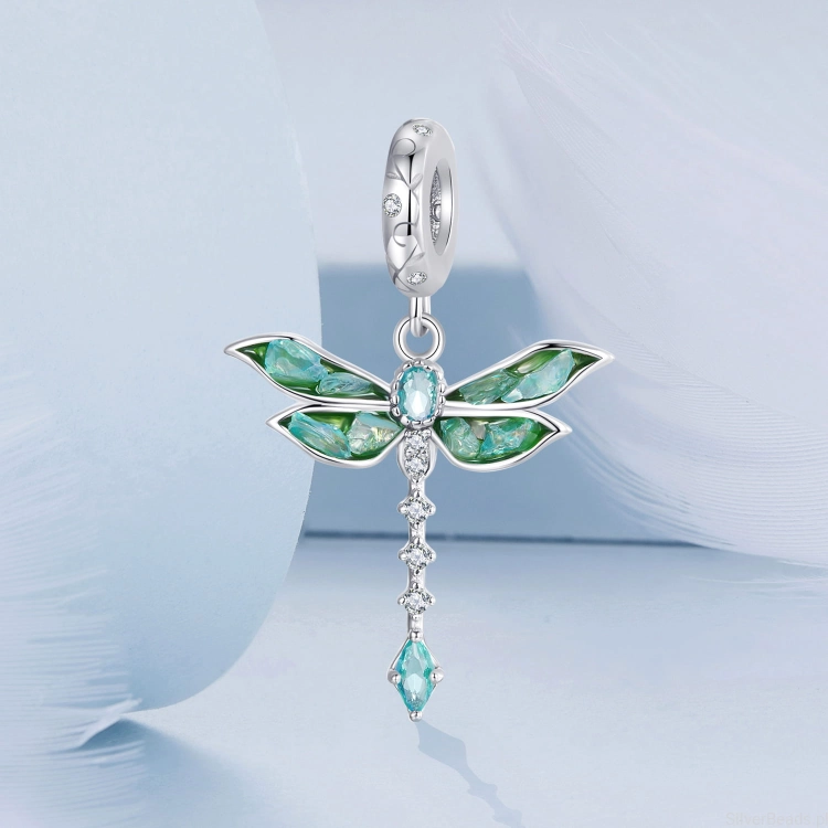 Charms ze srebra próby 925 zielona ważka w kryształy