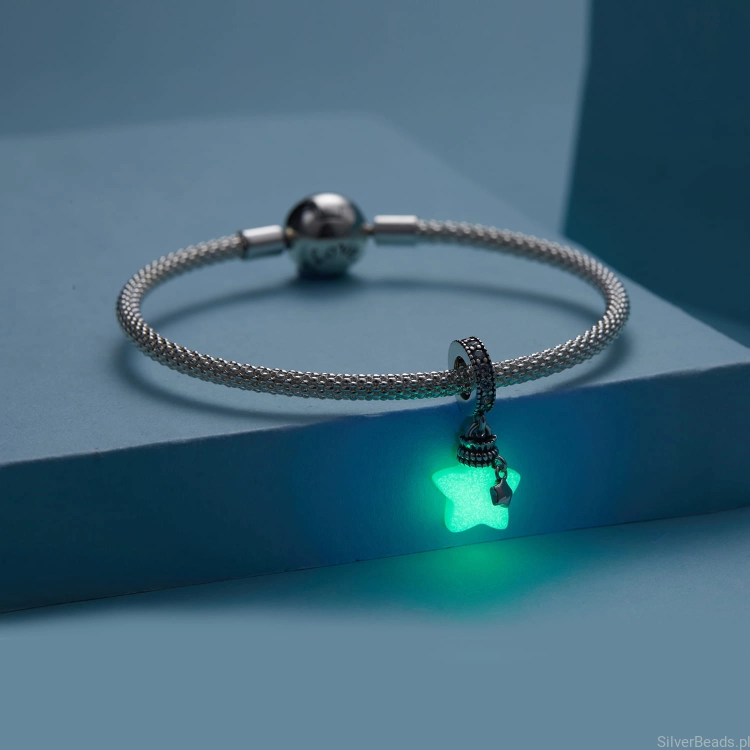 Charms ze srebra próby 925Gwiazdka świecąca w ciemności