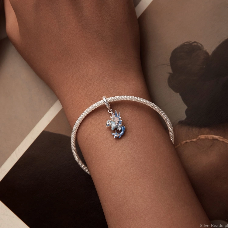 bransoletka typu pandora i srebrny charms smok