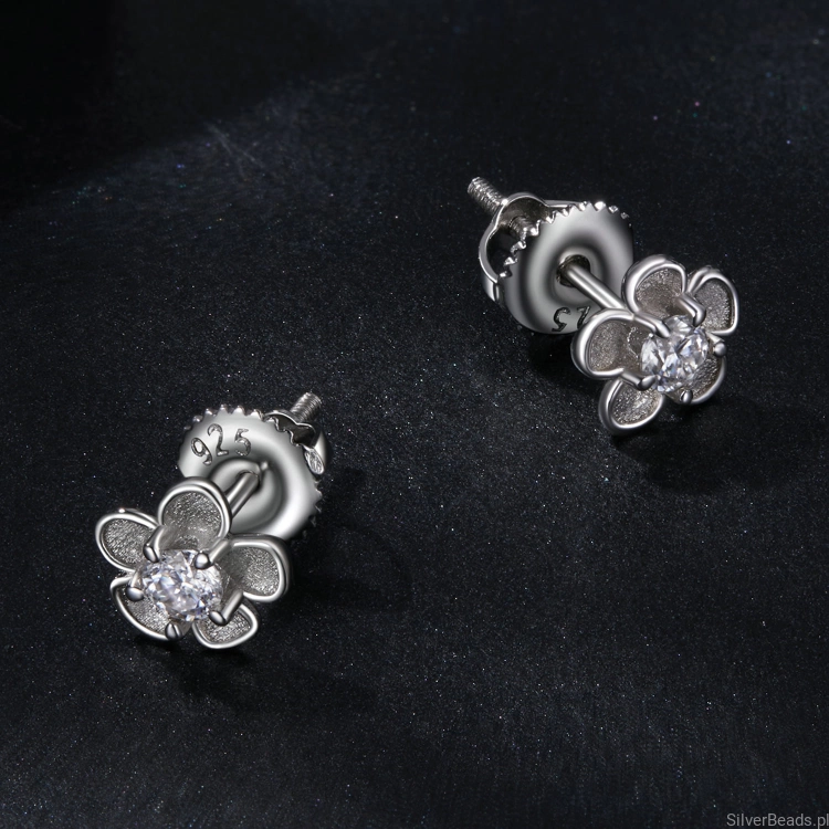 kolczyki sztyfty Moissanity 0,1  ct srebro 925
