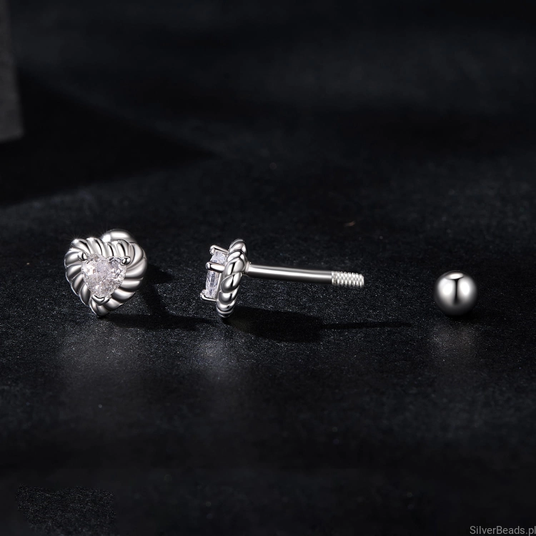 Srebrne kolczyki serduszka Moissanity 0,15 ct