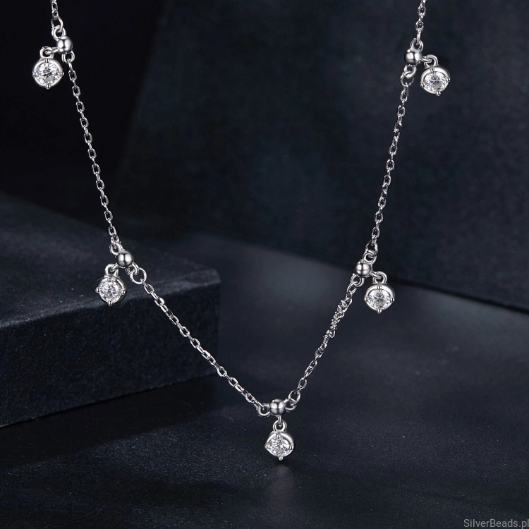 elegancki naszyjnik z kuleczkami i diamencikami
