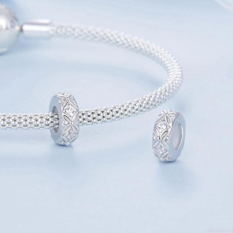 Srebrna modułowa bransoletka typu Pandora i charms w kwiaty