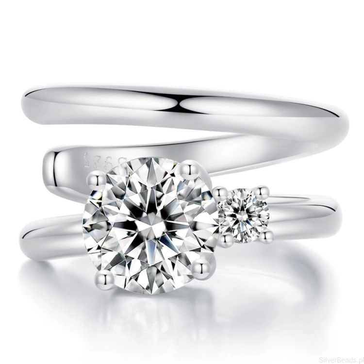 Srebrna nausznica z Moissanitami 0,5 ct 0,03 ct