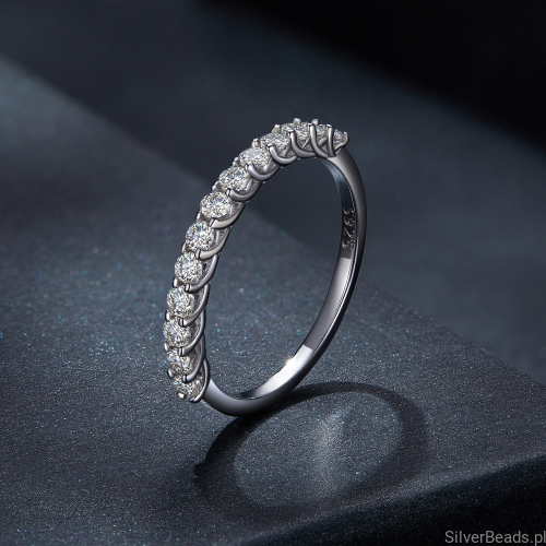 elegancki srebrny pierścionek z moissanitem 0,03 ct rozmiar