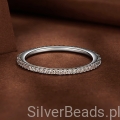 pierścionek ze srebra 925 z małymi moisssnitami