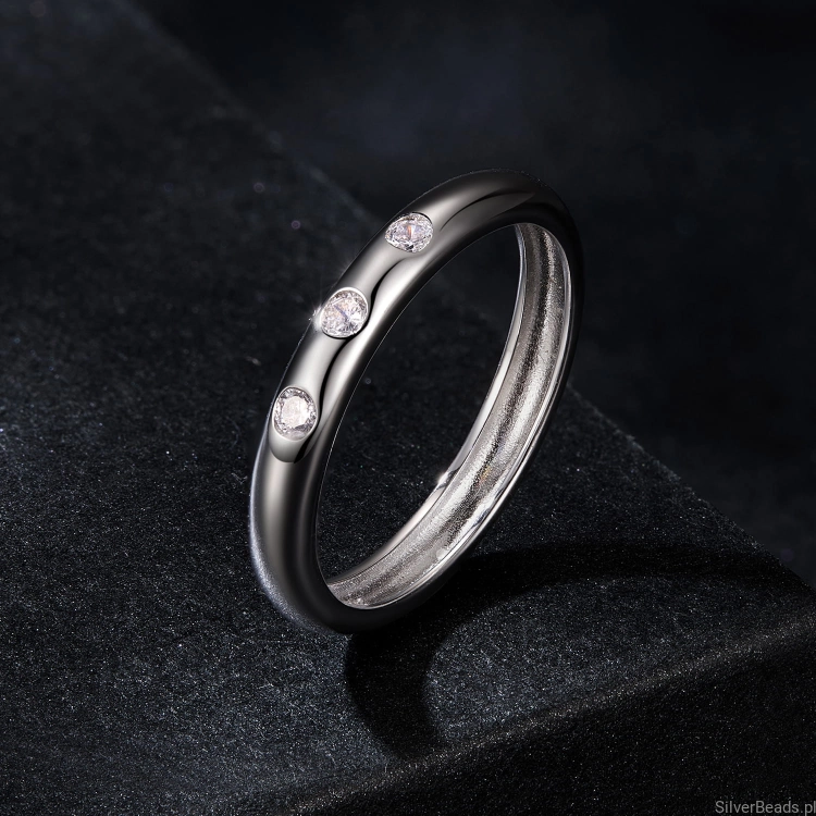 srebrna obrączka z kamieniami moissanit 0,03 ct