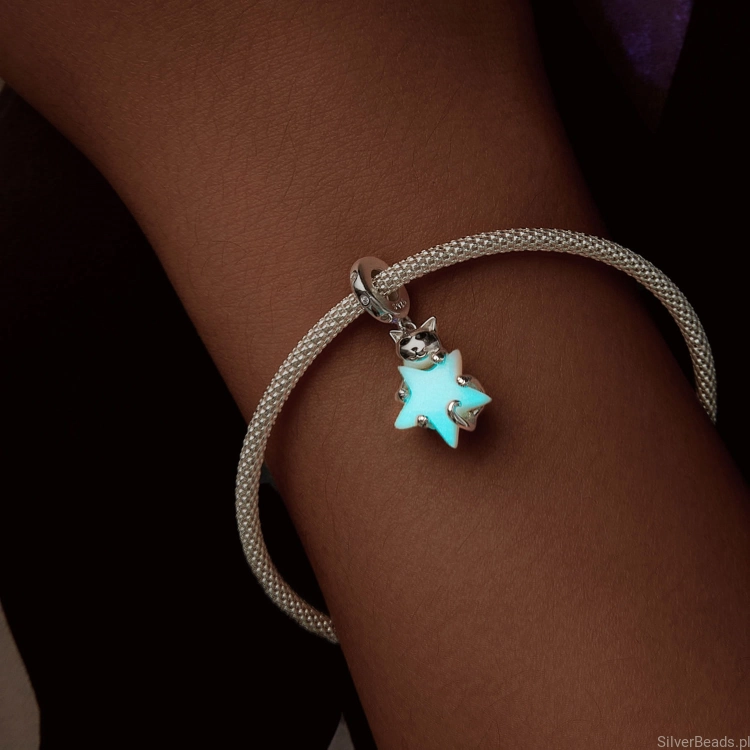 Charms srebro 925 Kotek ze świecącą w ciemności gwiazdą koralik do bransoletki modułowej charms
