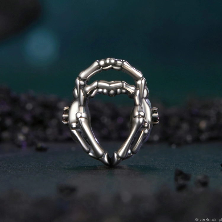 Charms ze srebra próby 925 Pająk z krzyżem