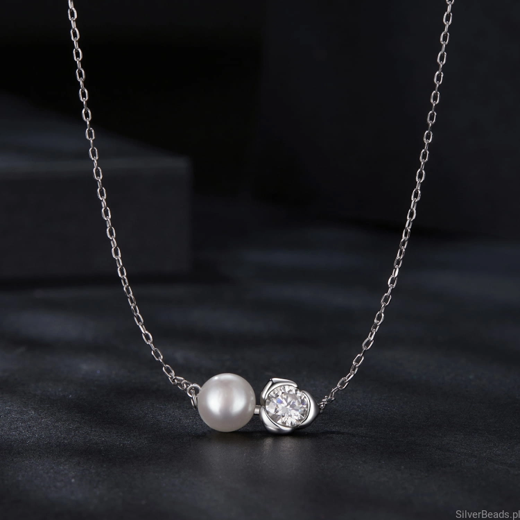 naszyjnik ze srebra perła i różyczka z Moissanitem 0,5 ct