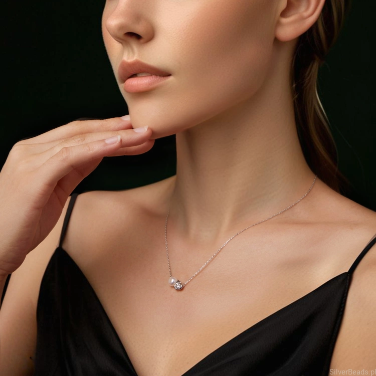 naszyjnik ze srebra dla żony perła i różyczka z Moissanitem 0,5 ct