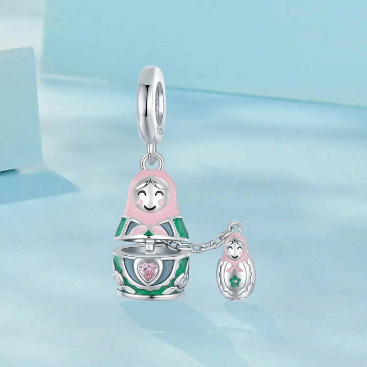 Srebrna zawieszka charms emaliowana matrioszka