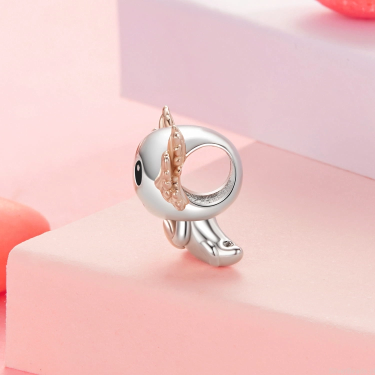 srebrny charms próba 925 pozłacany axolotl z serduszkiem