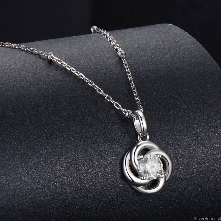 srebrny naszyjnik na prezent koniczynka z Moissanitem 0,5 ct