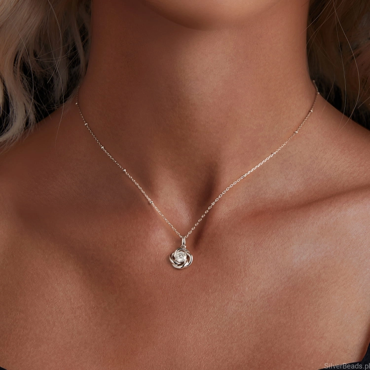 srebrny naszyjnik na prezent koniczynka z Moissanitem 0,5 ct