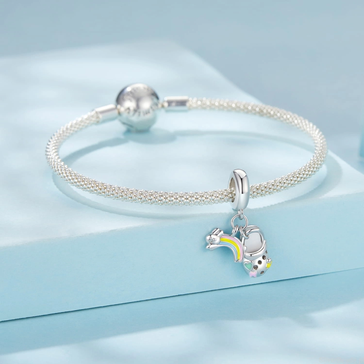 Charms ze srebra próby 925 klapek Crocs i tęczowy królik