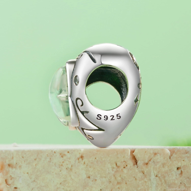 Charms ze srebra próby 925 serce z opalizującym motylkiem
