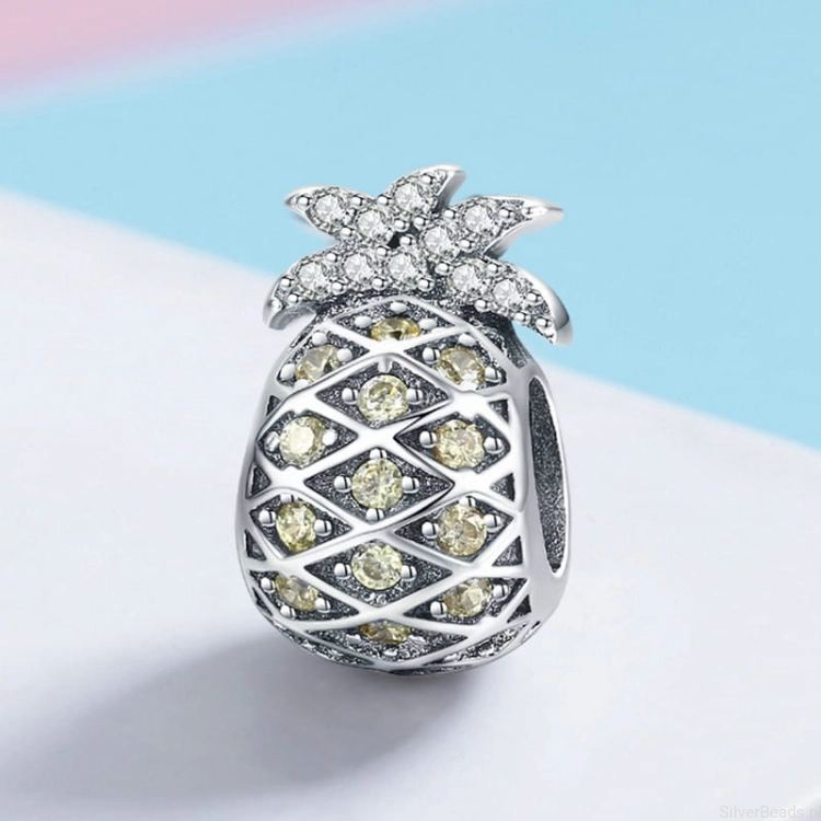 Charms ze srebra próby 925 kryształowy ananas