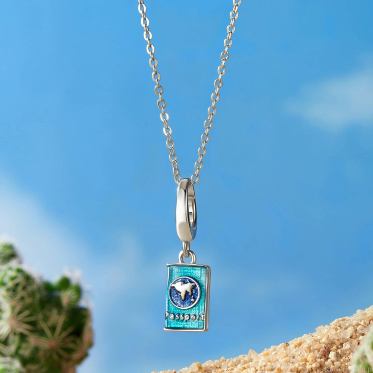 srebrny charms próba 925 paszport
