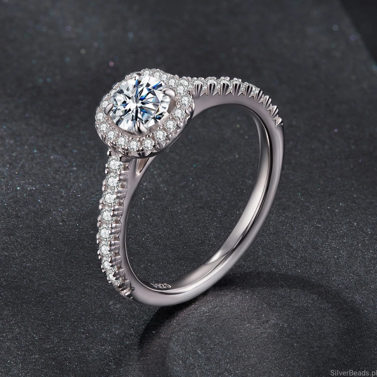 pierścionek ze srebra 925 z Moissanitem 0,5 ct otoczonym kryształami