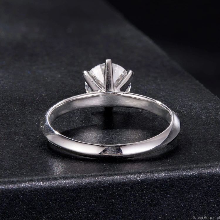 elegancki pierścionek ze srebra z Moissanitem 1,0 ct