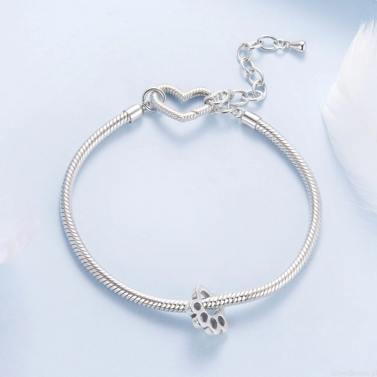 minimalistyczny charms ze srebra próby 925 ŁAPKA