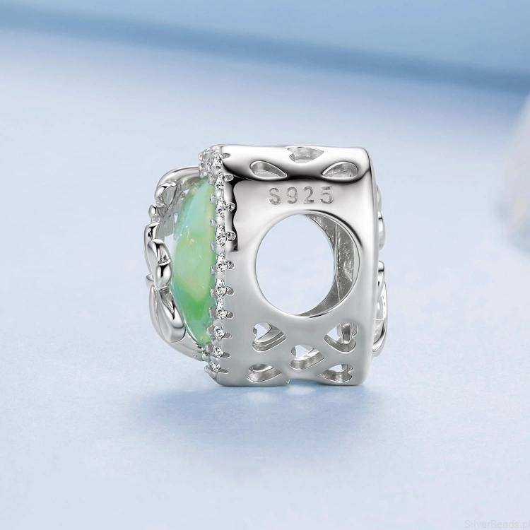 Charms ze srebra próby 925 opalizujące SERCE z koniczynkami