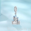 Magiczny charms symbolizujący marzenia i spełnianie życzeń.