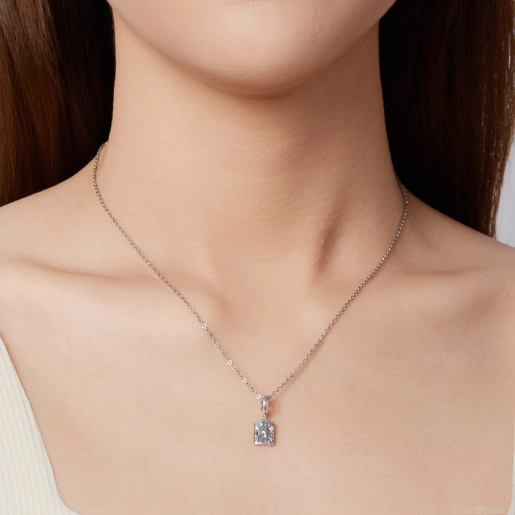 Charms inspirowany Pismem Świętym – dyskretny znak wiary.