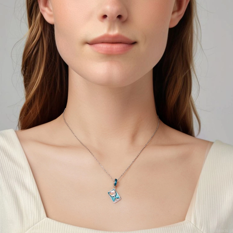 Charms inspirowany duchową symboliką kielicha.