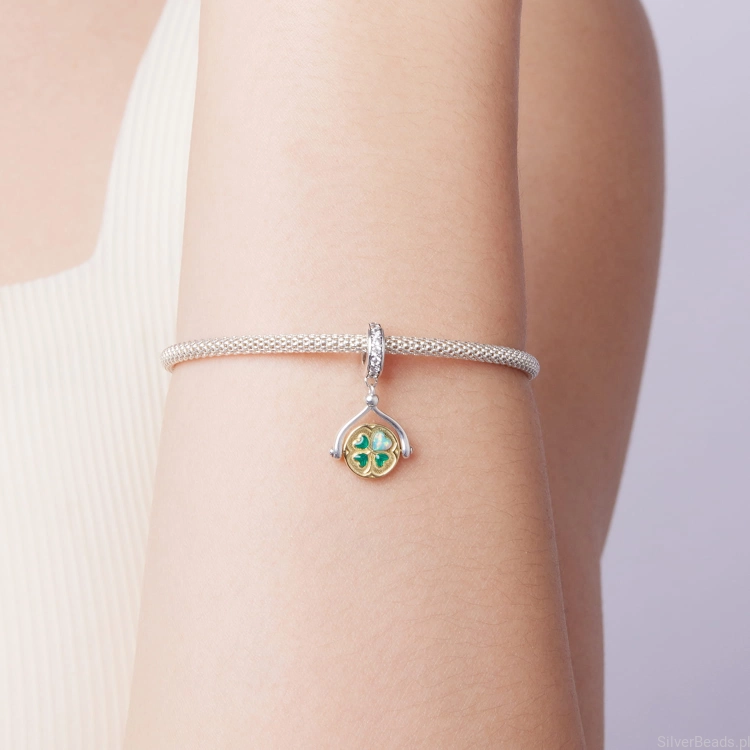 charms-zielona-koniczyna-emalia-i-opal.jpg