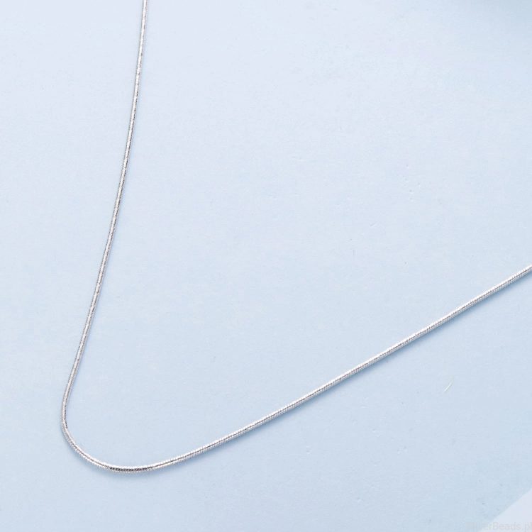 srebrna-zmijka-lancuszek-minimalistyczny
