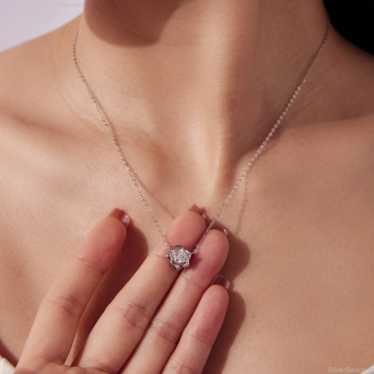 srebrny-naszyjnik-z-kamieniem-moissanite
