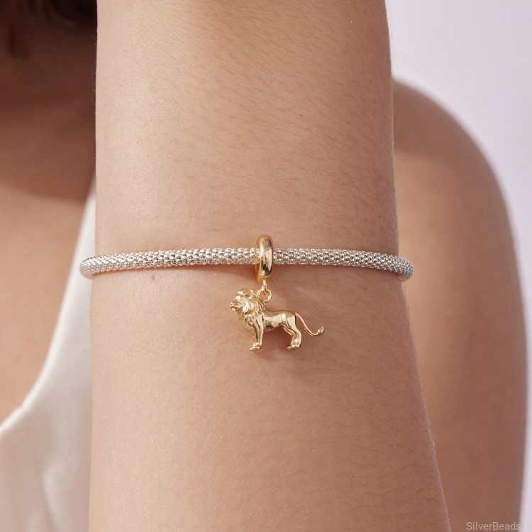 charms-zloty-lew-prezent.jpg