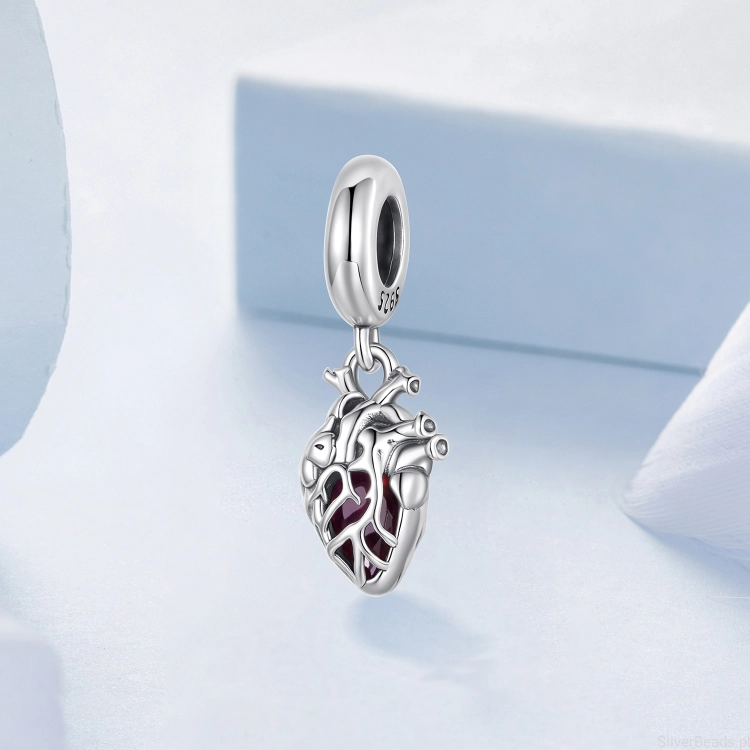 charms-anatomiczne-serce-zawieszka.jpg