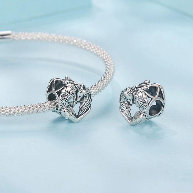 charms-lis-talisman-duchowy.jpg