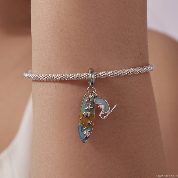 charms-z-deska-do-surfingu.jpg