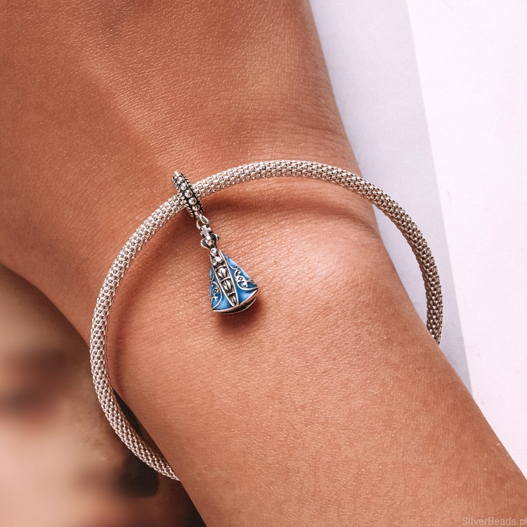 charms-z-blekitnym-detalem.jpg
