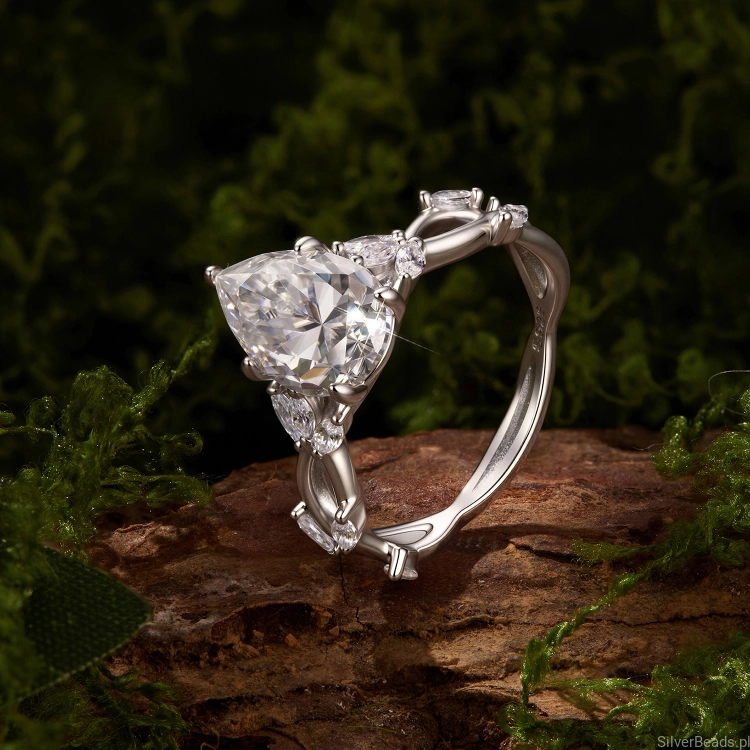 srebrny-pierscionek-gruszka-moissanit.jpg